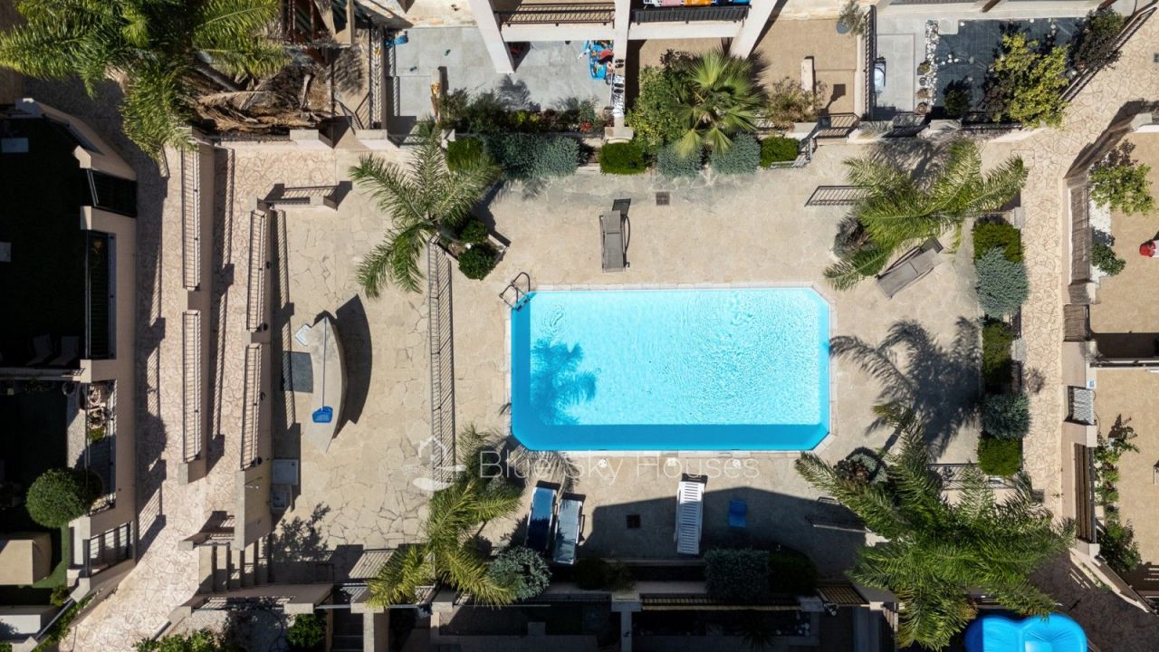 Townhouse in Limassol, Cyprus, 151 m² - picture 2