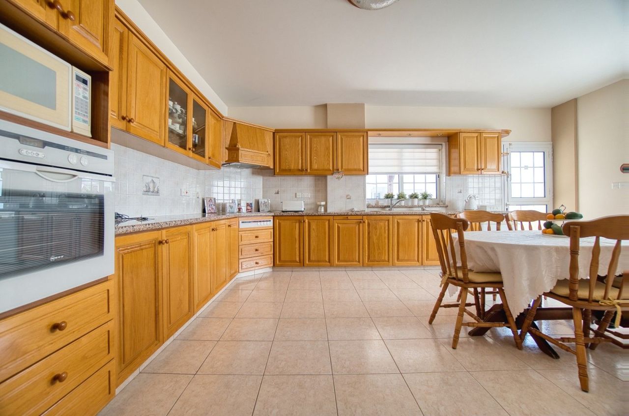 Villa in Limassol, Cyprus, 315 m² - picture 8