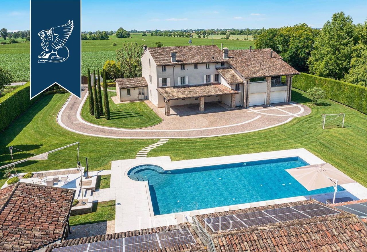 Villa à Mantoue, Italie, 1 000 m² - image 3