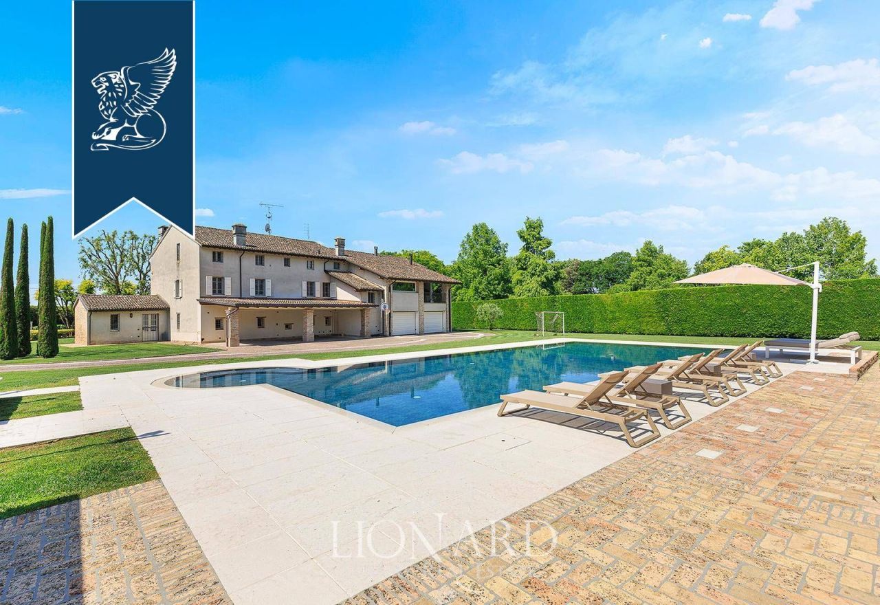 Villa à Mantoue, Italie, 1 000 m² - image 4