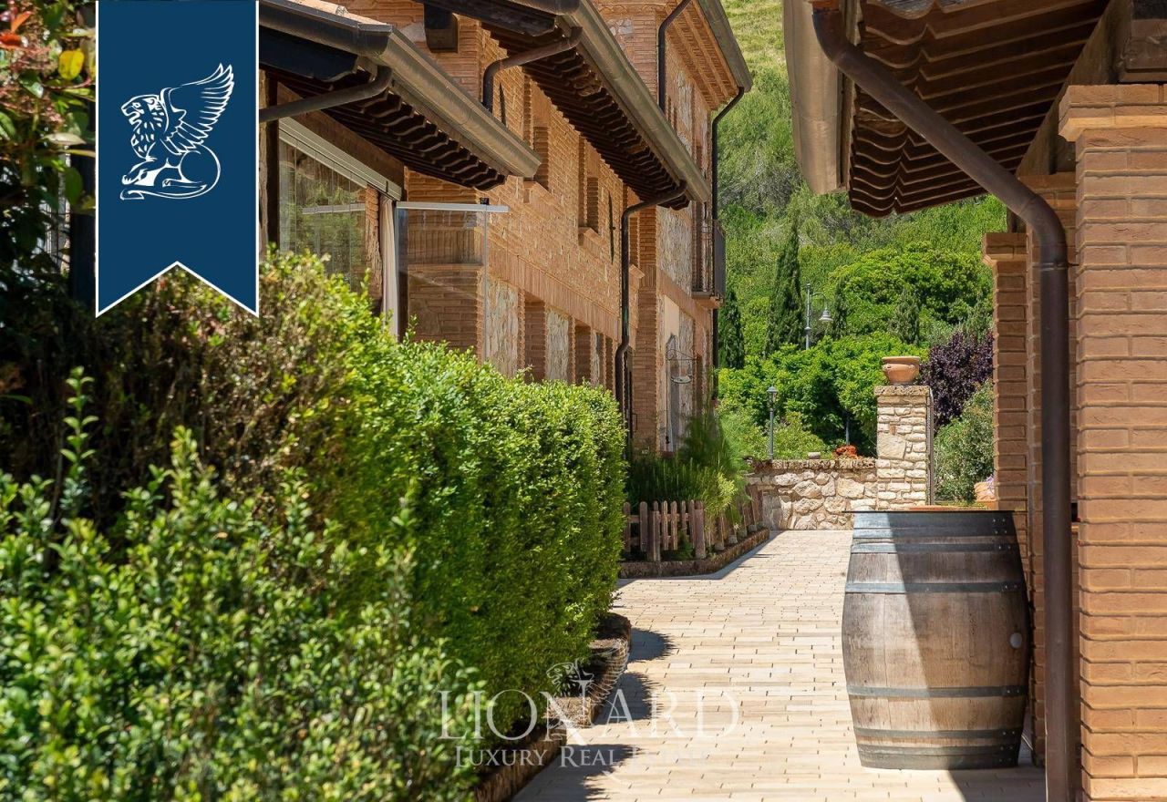 Farm in Latina, Italy, 500 m² - picture 6