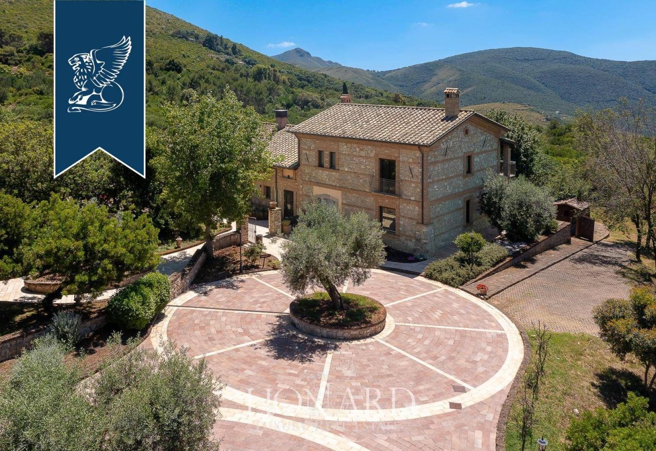 Farm in Latina, Italy, 500 m² - picture 11