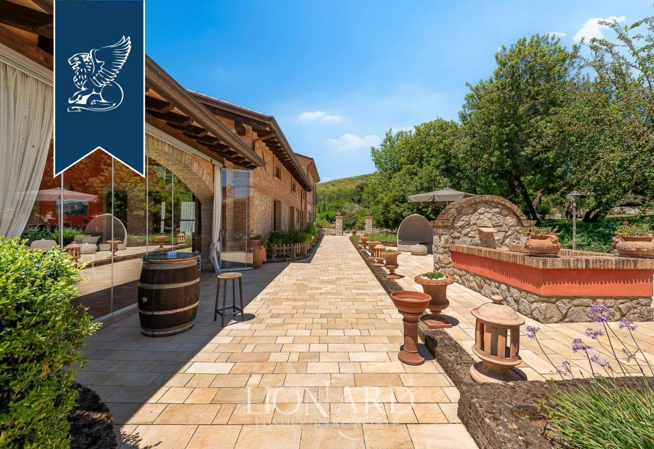 Farm in Latina, Italy, 500 m² - picture 12