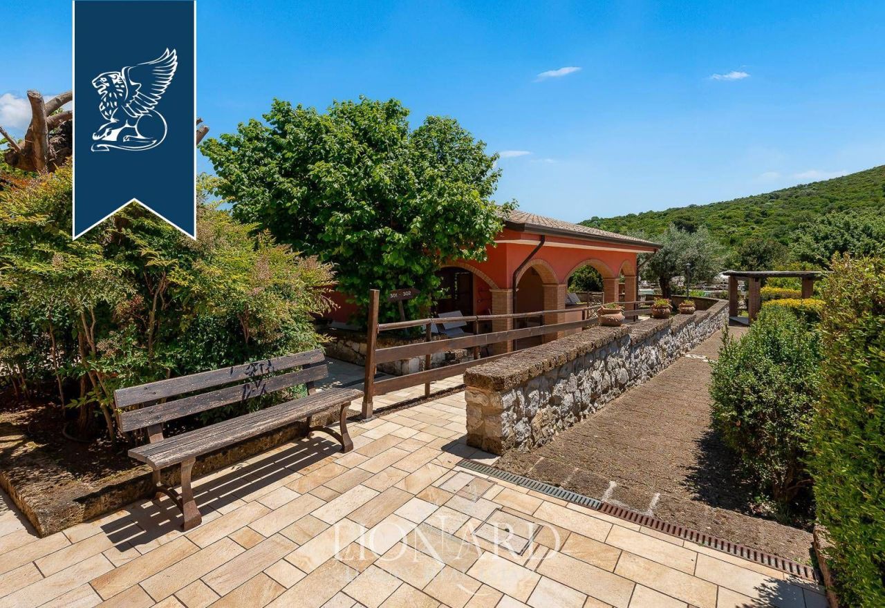 Farm in Latina, Italy, 500 m² - picture 14