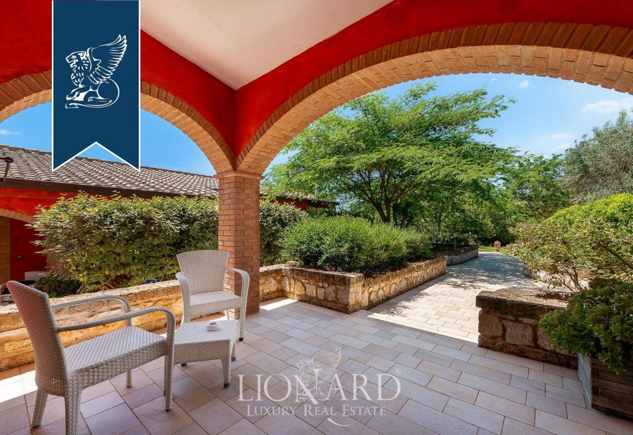 Farm in Latina, Italy, 500 m² - picture 16