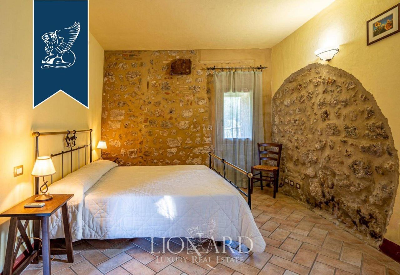 Villa en Siena, Italia, 1 356 m² - imagen 17