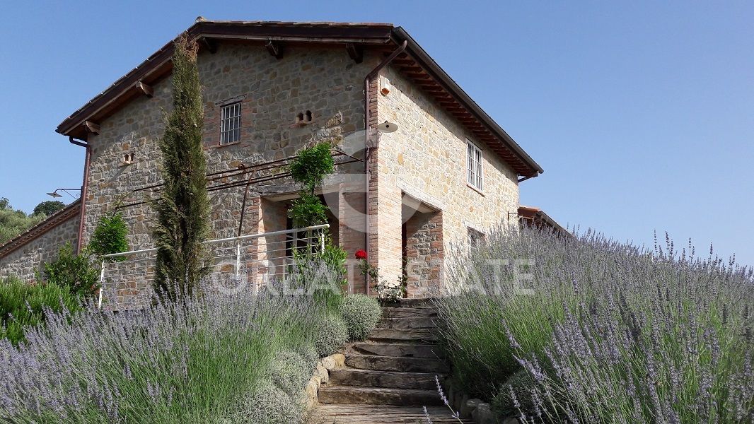 House in Magione, Italy, 231.3 m² - picture 1