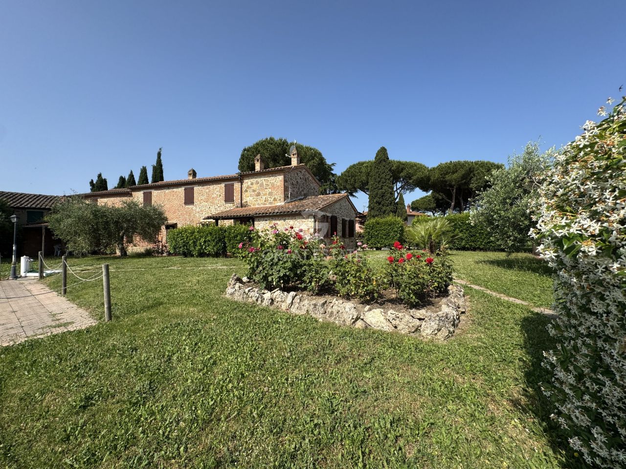 Maison à Castiglione del Lago, Italie, 280 m² - image 4
