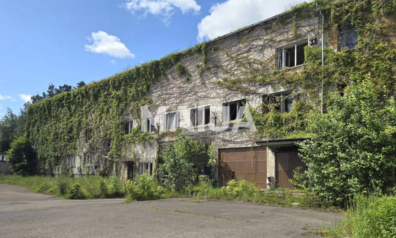 Industrial in Riga, Latvia, 2 407 m² - picture 1