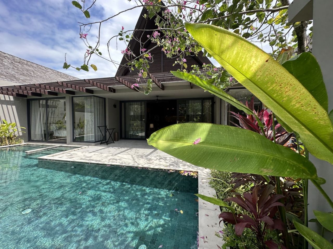 Villa in Phuket, Thailand, 250 m² - picture 1
