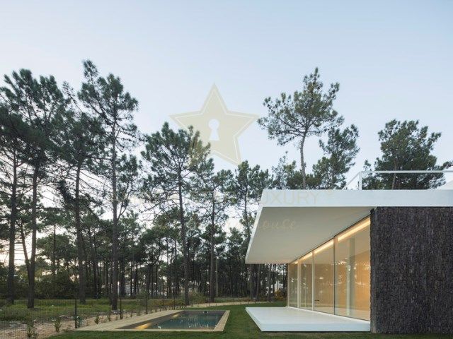 Maison à Almada, Portugal, 191 m² - image 1
