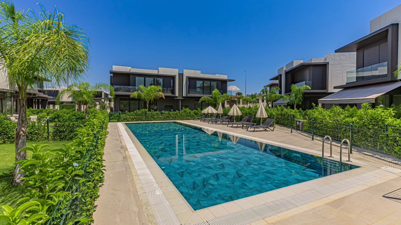 Villa in Antalya, Türkei, 170 m² - Foto 1
