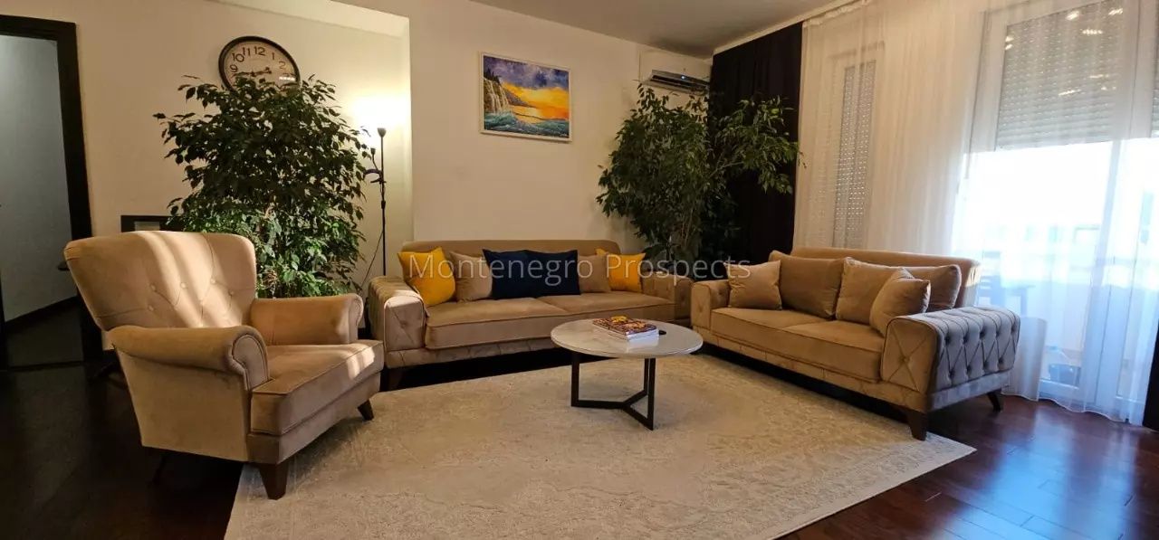 Apartment in Bar, Montenegro, 151 m² - Foto 1
