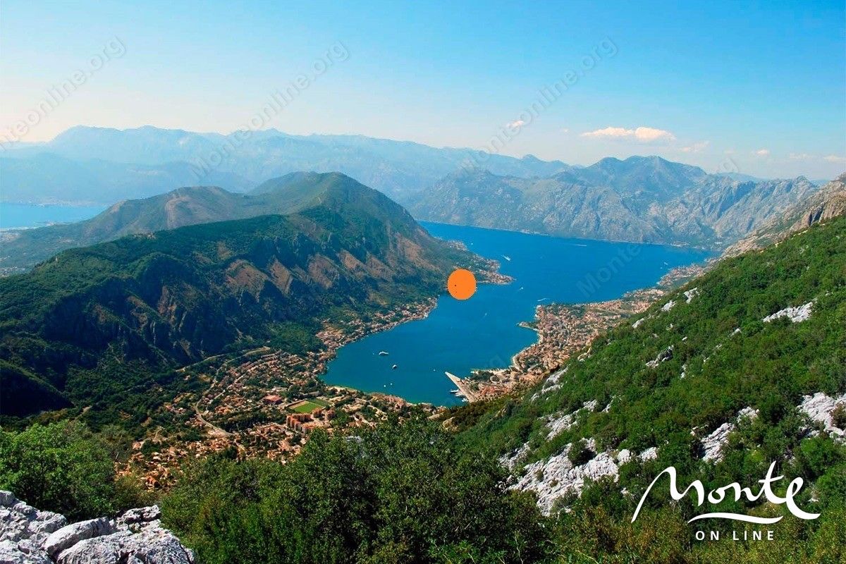 Terreno en Kotor, Montenegro, 5 000 m² - imagen 1