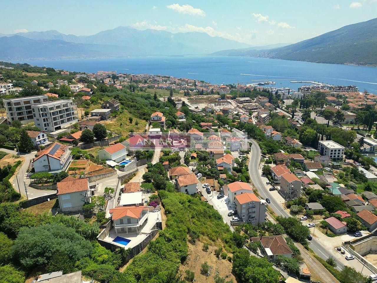 Villa in Kumbor, Montenegro, 151 m² - picture 1