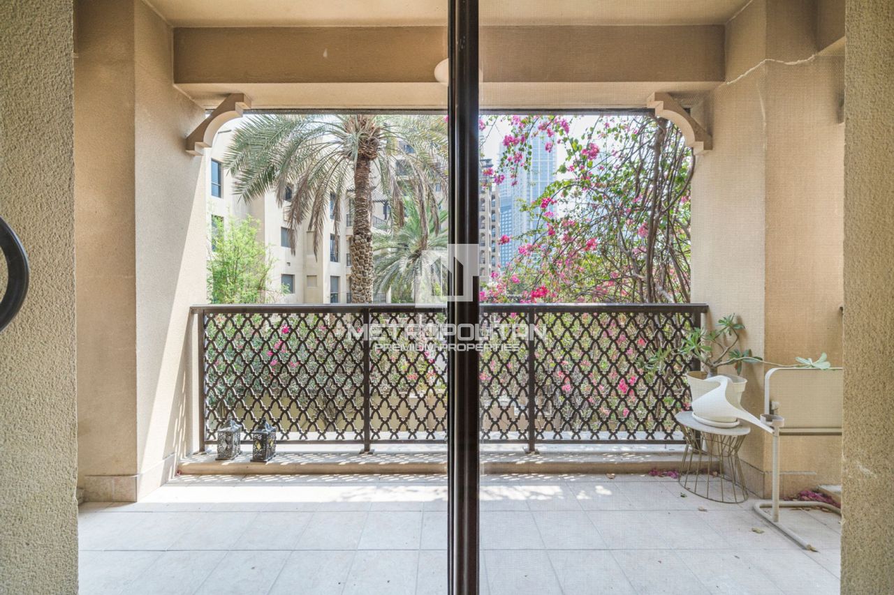 Apartment in Dubai, UAE, 87 m² - picture 1
