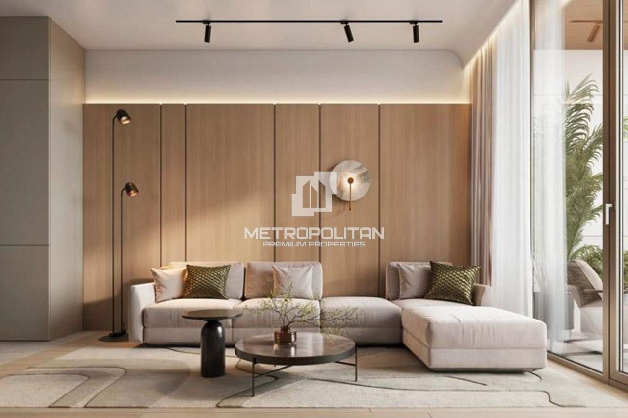 Apartment in Dubai, UAE, 45 m² - picture 1