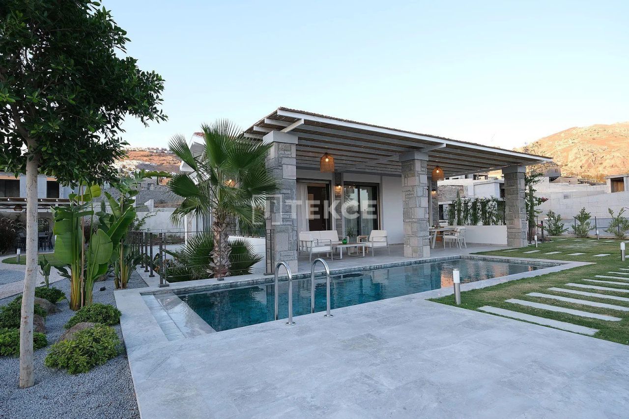Villa à Bodrum, Turquie, 336 m² - image 1