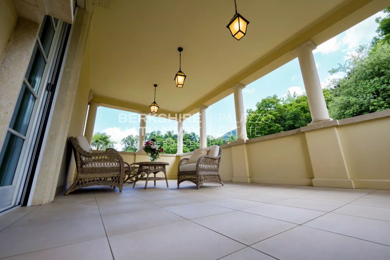 Villa en Varese, Italia, 350 m² - imagen 5