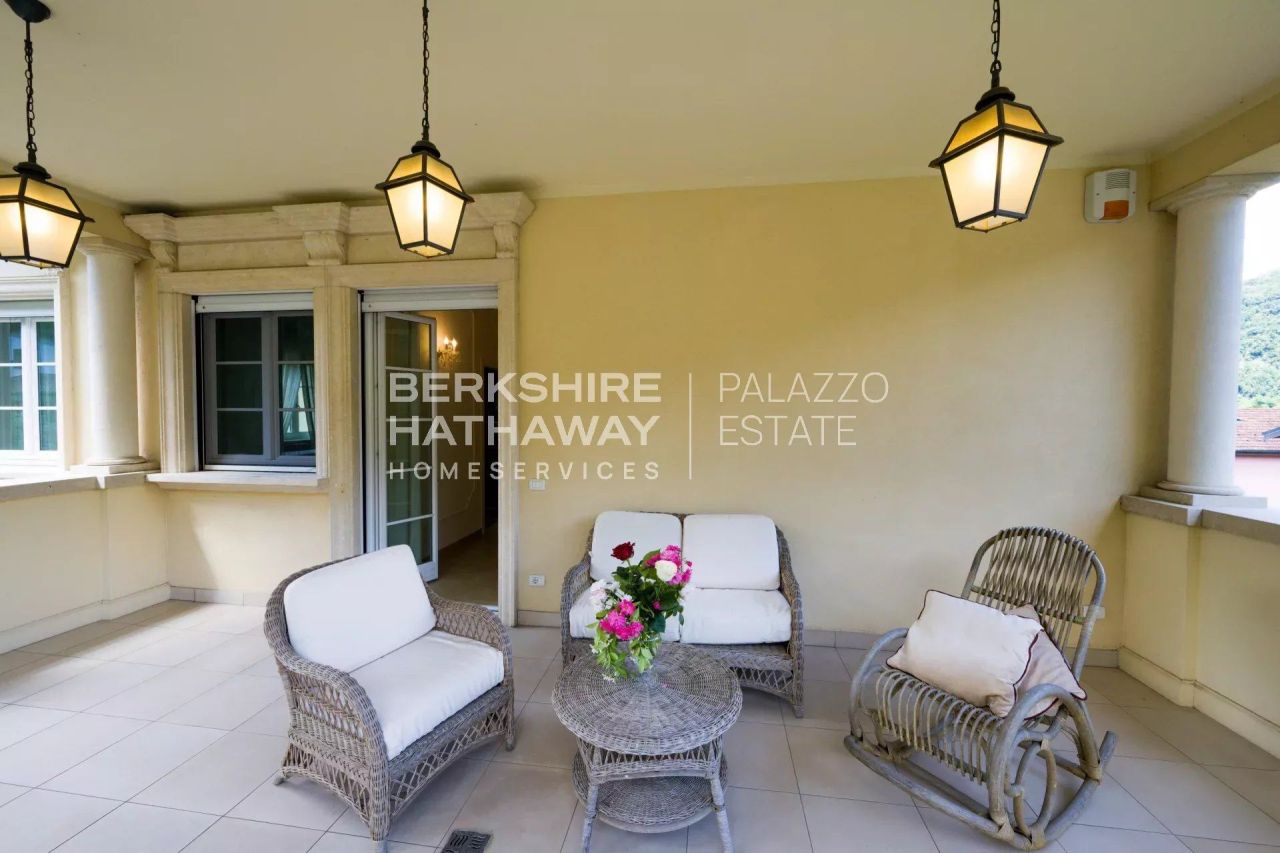 Villa en Varese, Italia, 350 m² - imagen 4