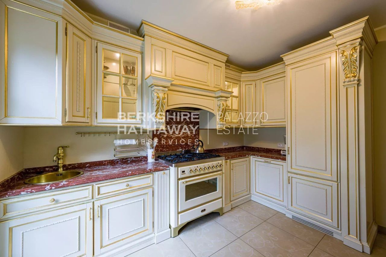 Villa en Varese, Italia, 350 m² - imagen 10