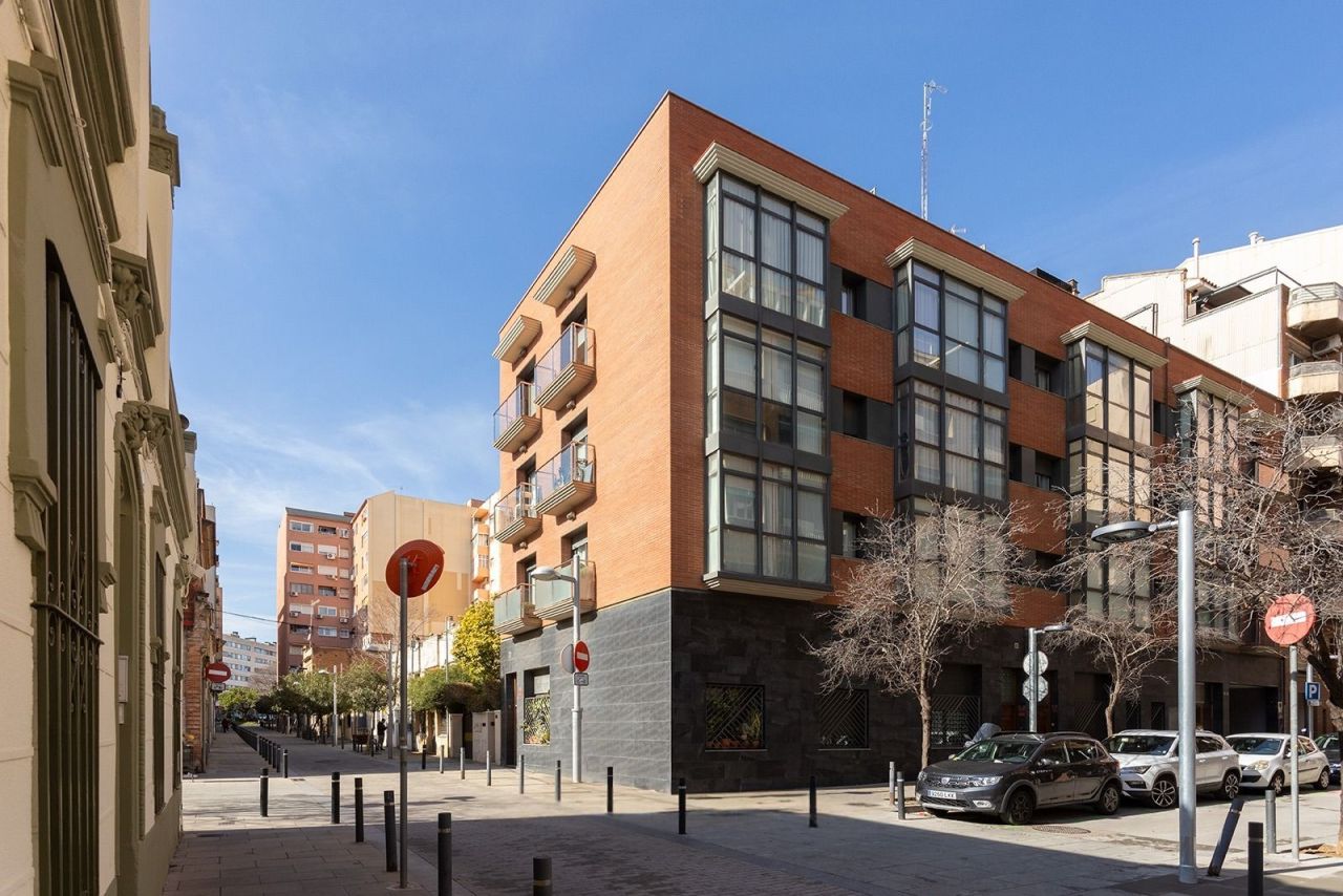 Flat in Barcelona, Spain, 82 m² - picture 1