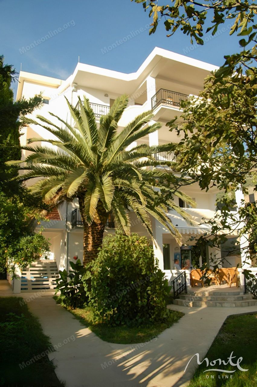 Hotel in Bar, Montenegro, 560 m² - picture 1