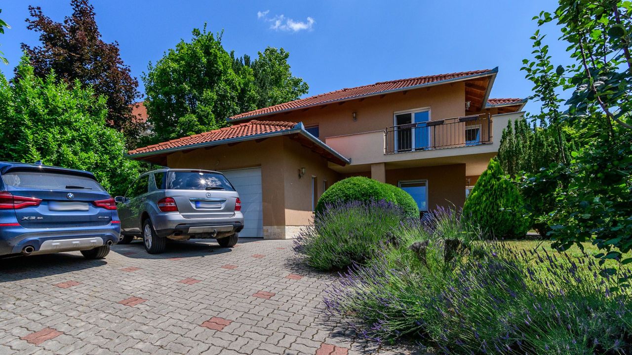 House in Vonyarcvashegy, Hungary, 175 m² - picture 1