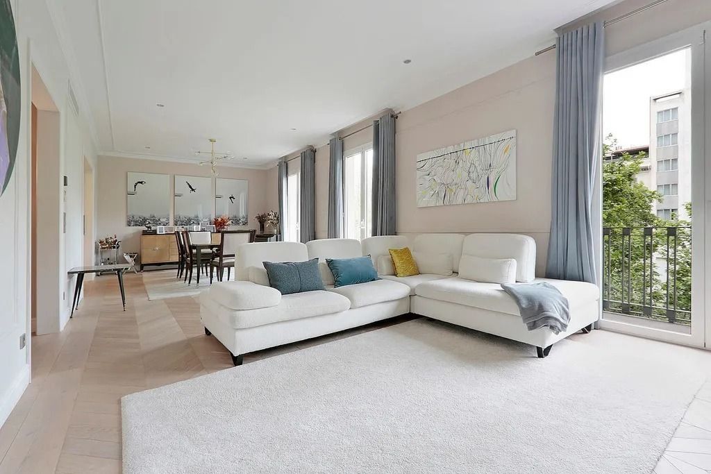 Apartamento en Barcelona, España, 222 m² - imagen 1