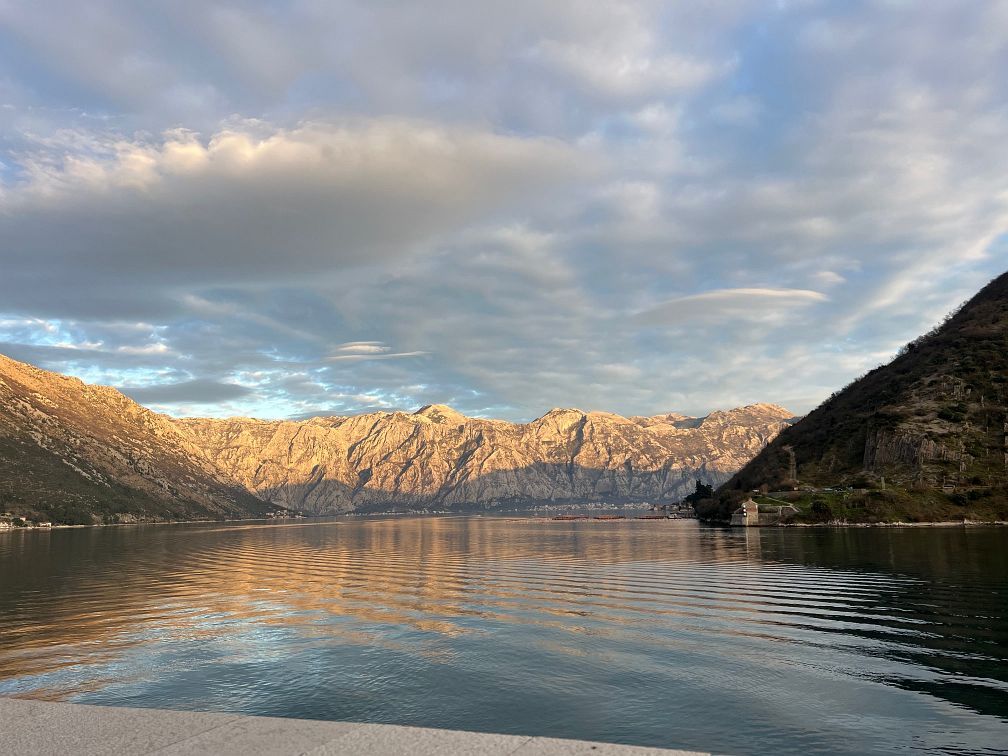 Piso en Kotor, Montenegro, 52 m² - imagen 1