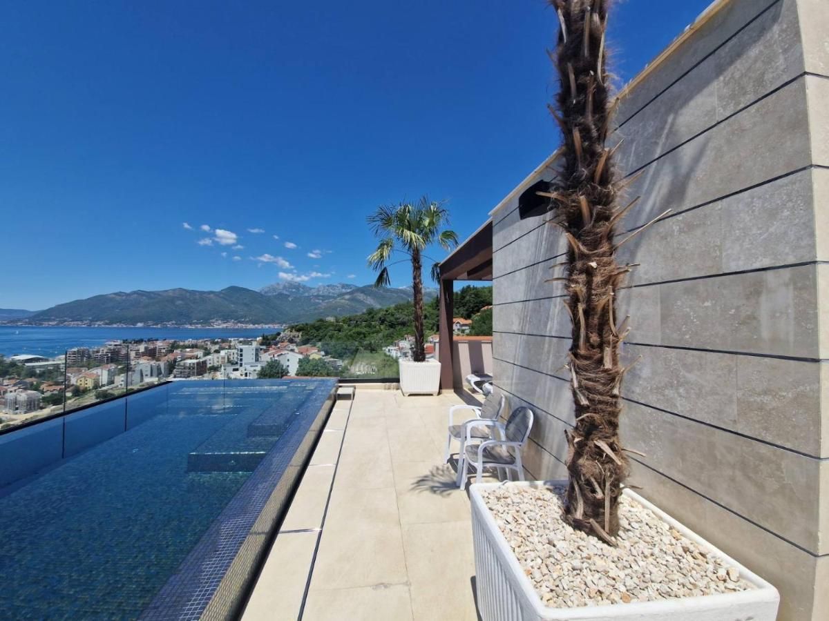 Wohnung in Tivat, Montenegro, 55 m² - Foto 1