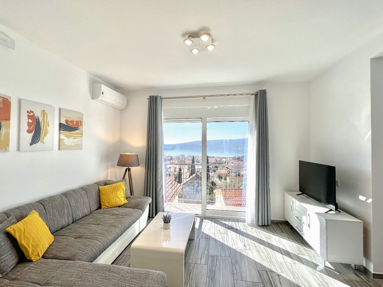 Wohnung in Tivat, Montenegro, 55 m² - Foto 2