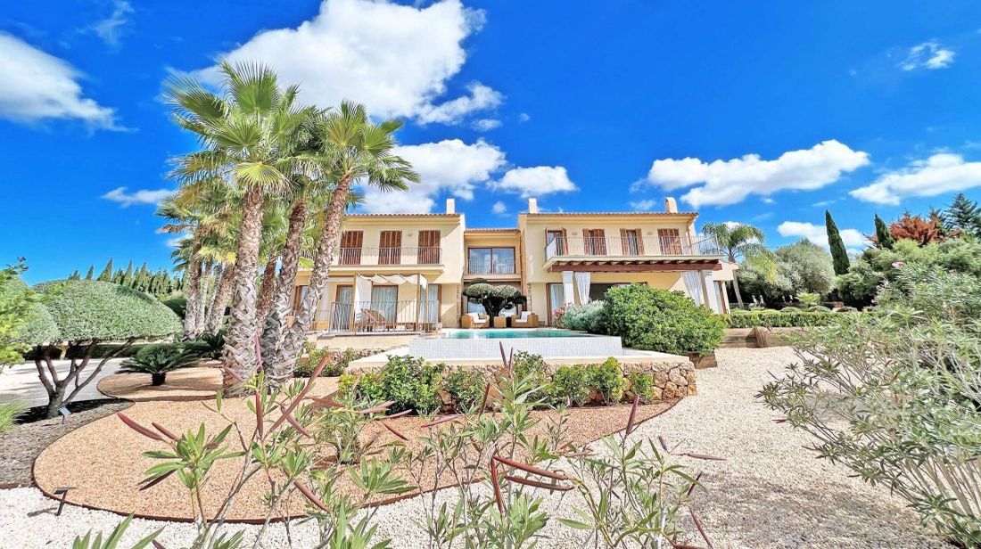 Villa in Palma de Mallorca, Spain, 375 m² - picture 1