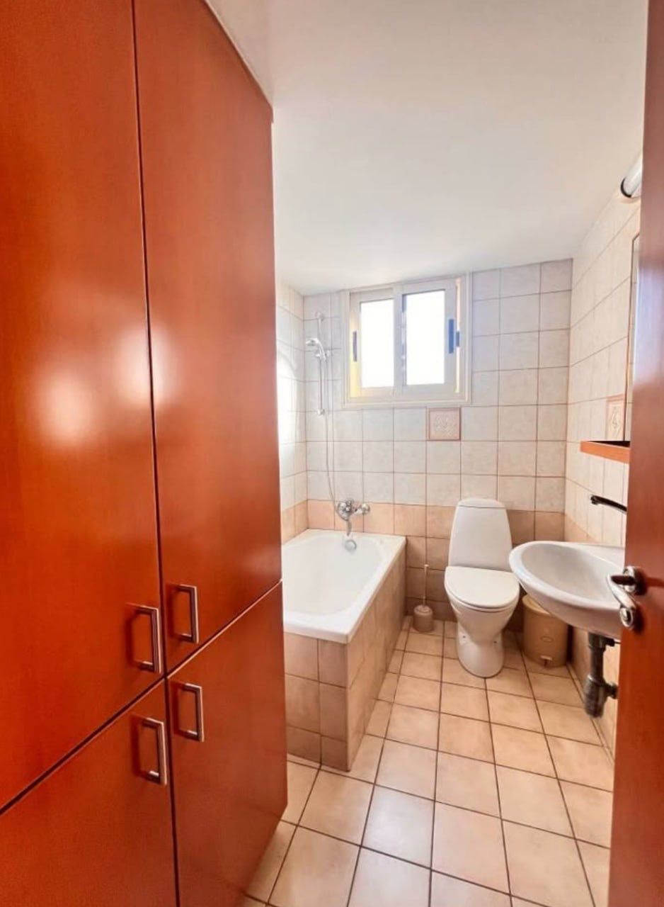 Apartment in Mesa Geitonia, Cyprus - picture 3