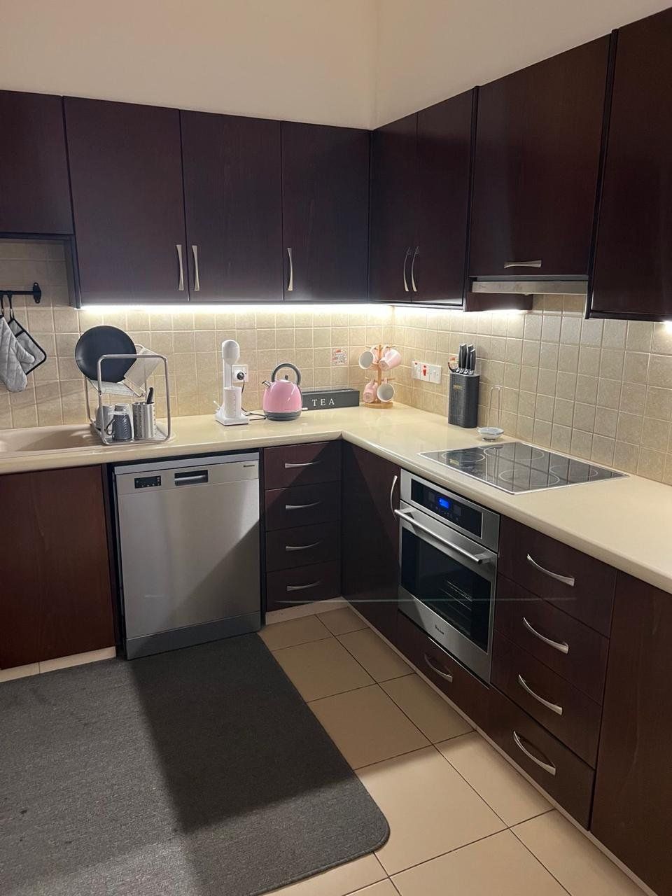 Apartment in Mesa Geitonia, Cyprus - picture 4