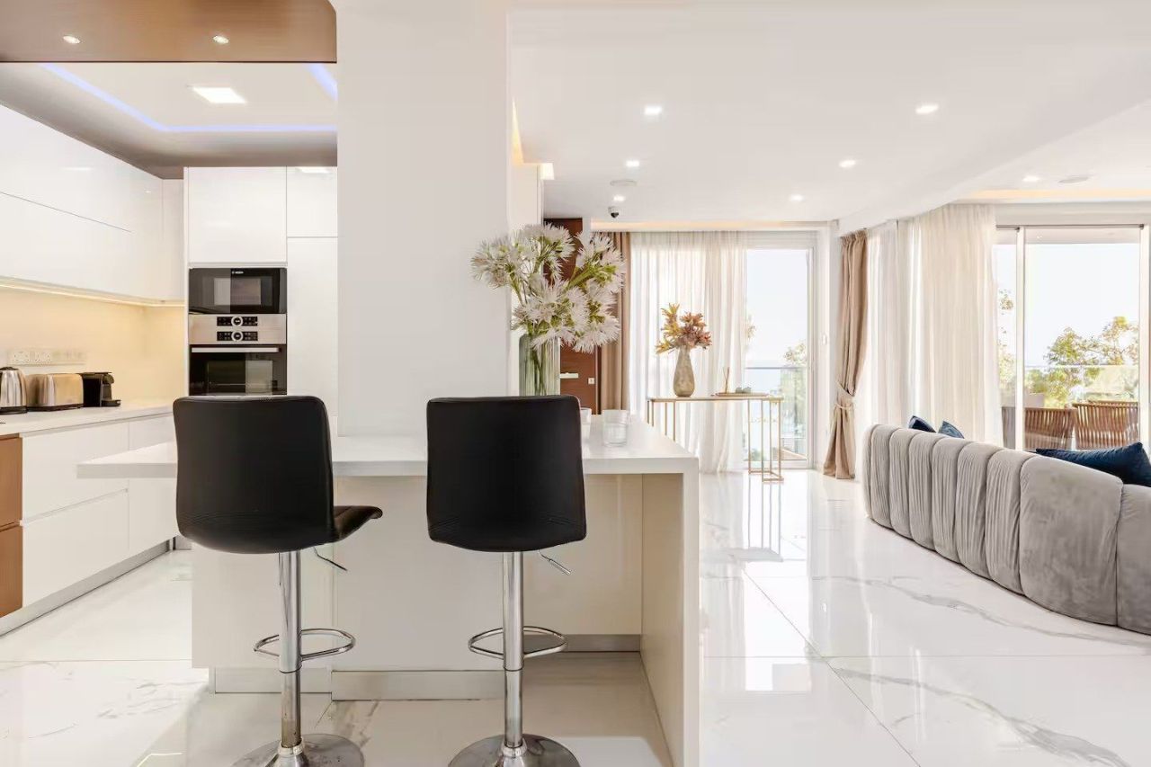 Apartment in Agios Tychon, Cyprus - picture 9