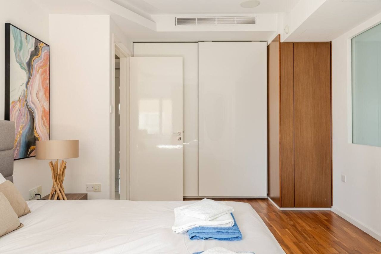 Apartment in Agios Tychon, Cyprus - picture 13