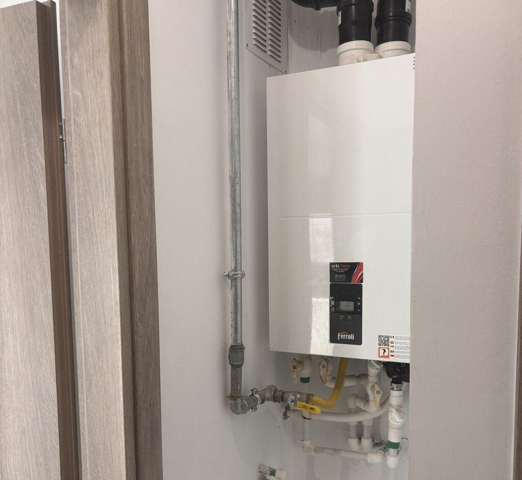 Flat in Thessaloniki, Greece, 42 m² - picture 16