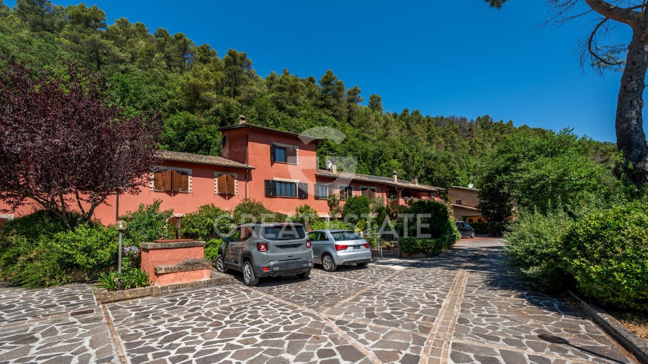 Haus in Spoleto, Italien, 200 m² - Foto 3