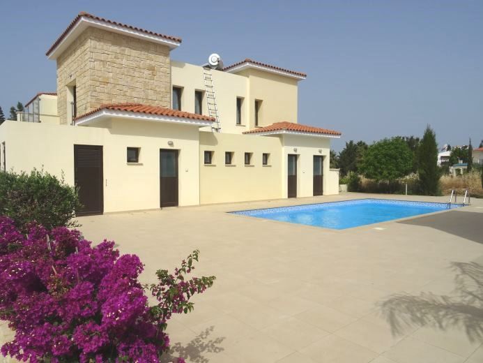 Maison urbaine à Coral Bay, Chypre, 100 m² - image 2