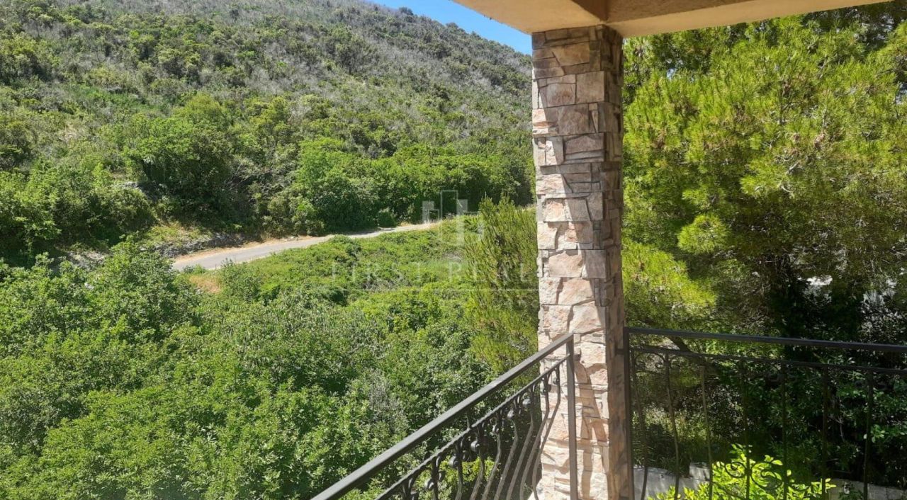 Maison sur la Luštica, Monténégro, 247 m² - image 1
