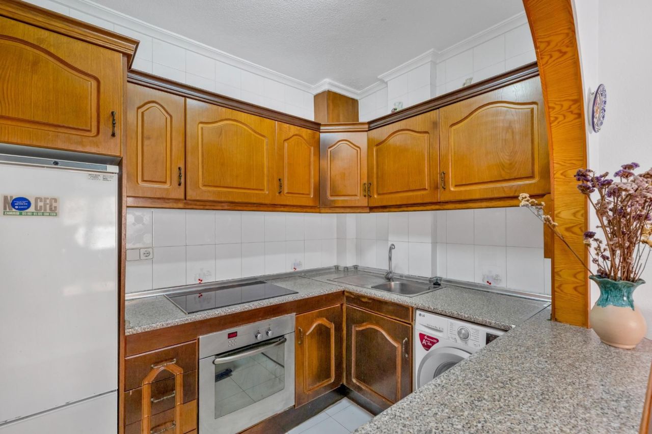 Bungalow in Torrevieja, Spain, 67 m² - picture 12