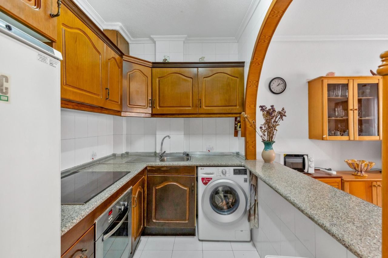 Bungalow in Torrevieja, Spain, 67 m² - picture 13