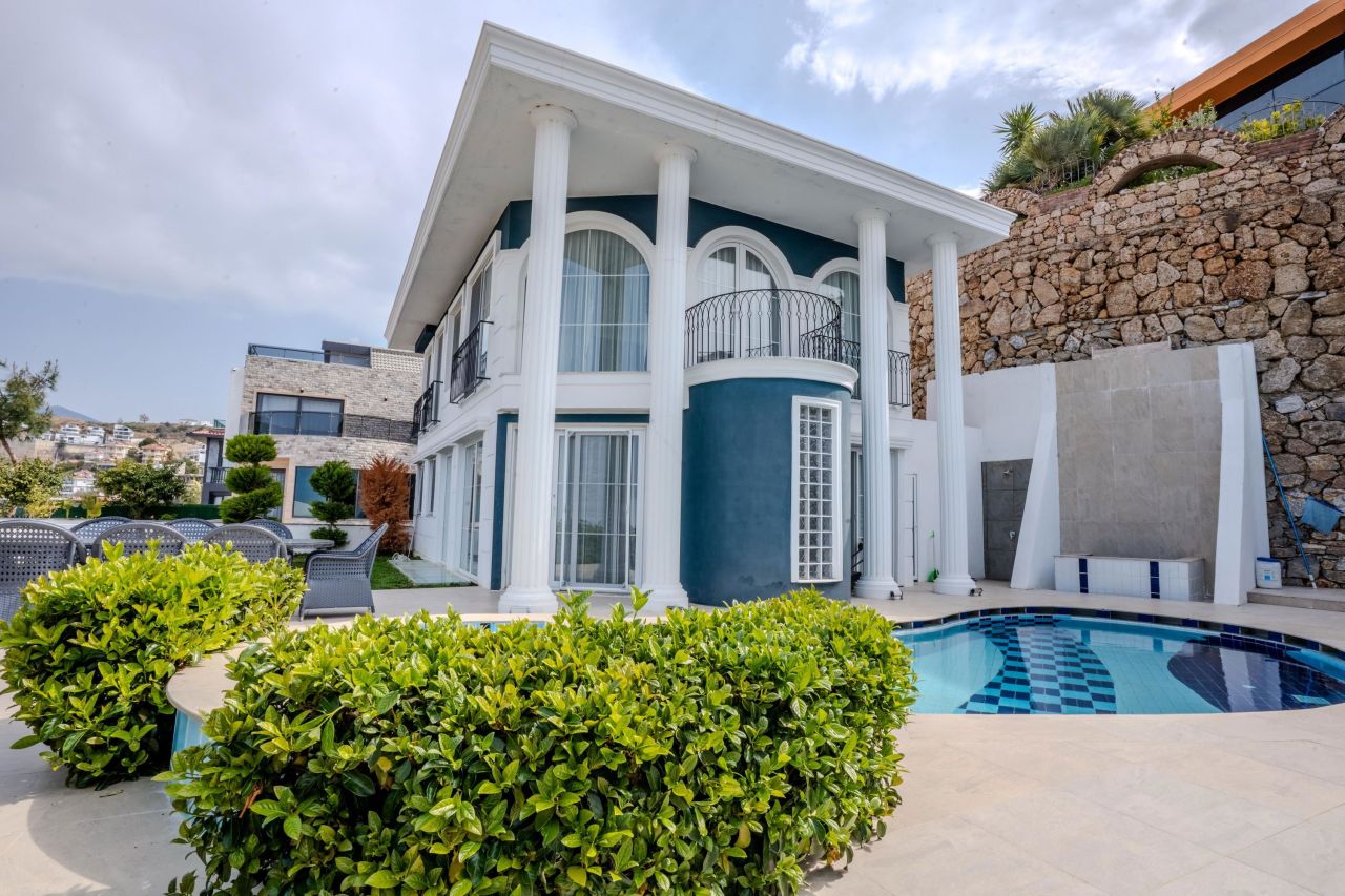 Villa à Alanya, Turquie, 220 m² - image 1