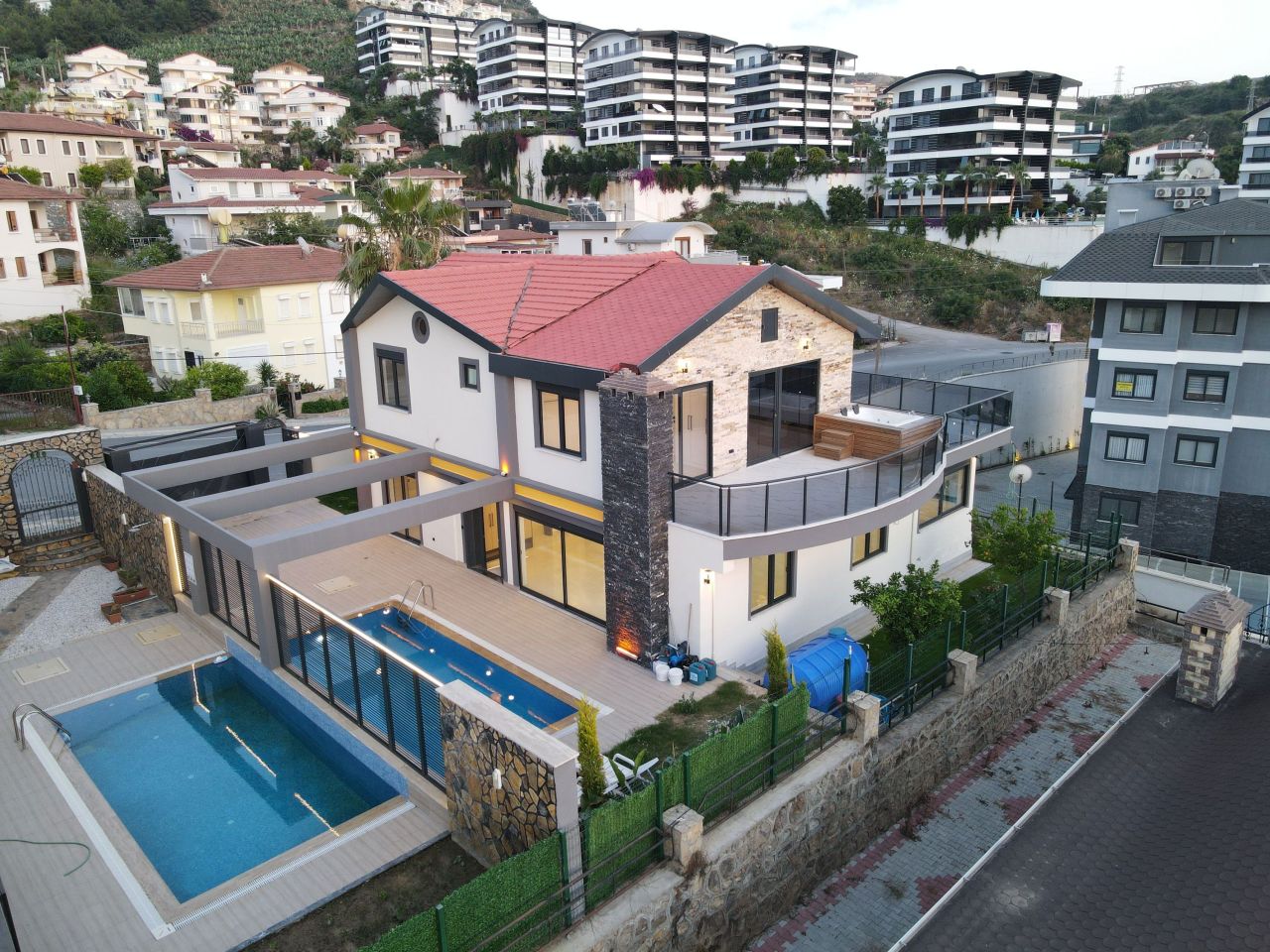 Villa in Alanya, Türkei, 420 m² - Foto 1