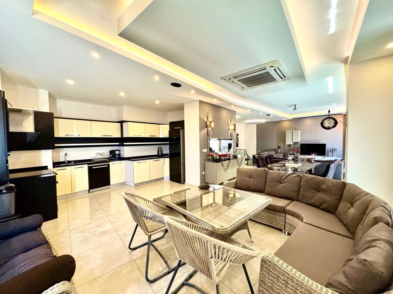 Apartamento en Alanya, Turquia, 190 m² - imagen 1