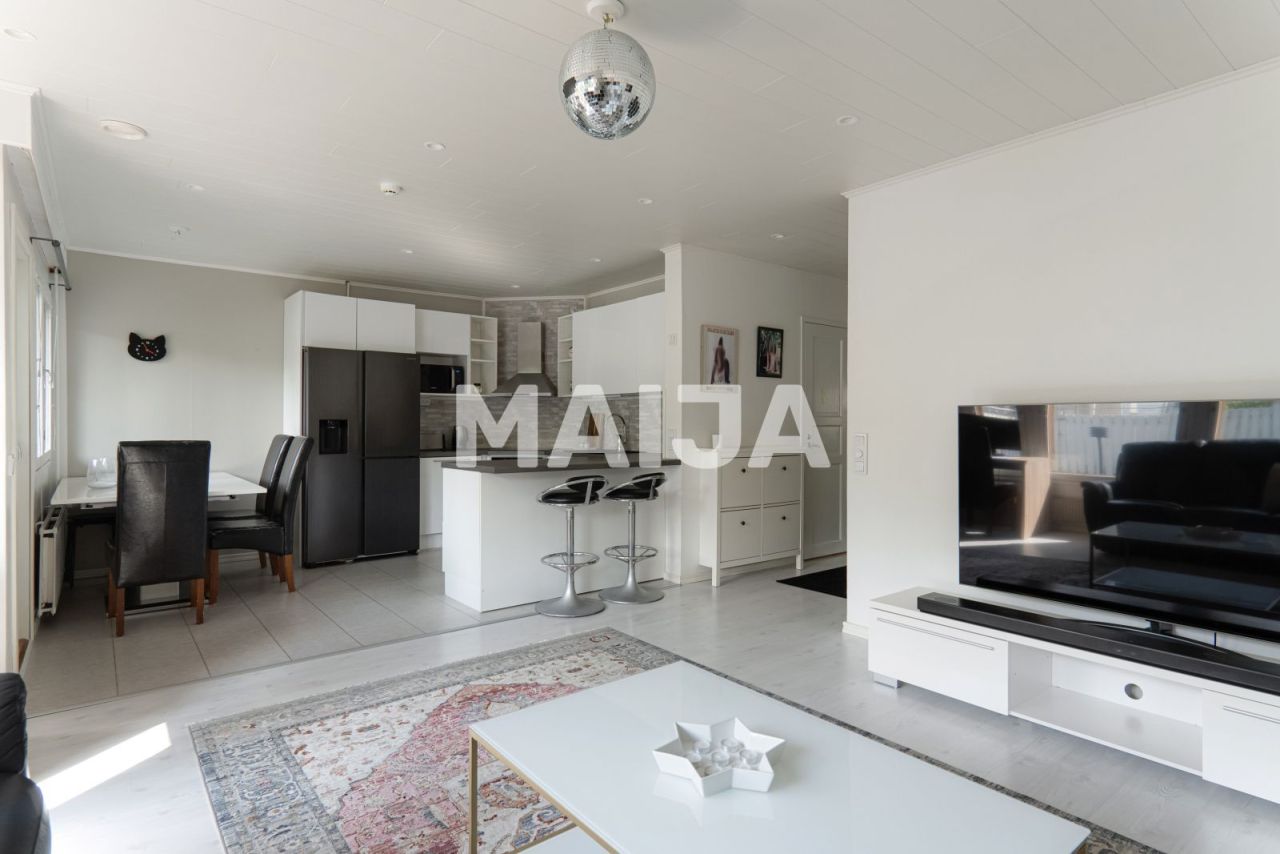 Flat in Vantaa, Finland, 73 m² - picture 1
