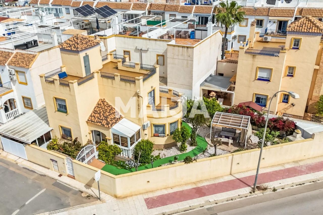 Maison à Orihuela Costa, Espagne, 110 m² - image 1