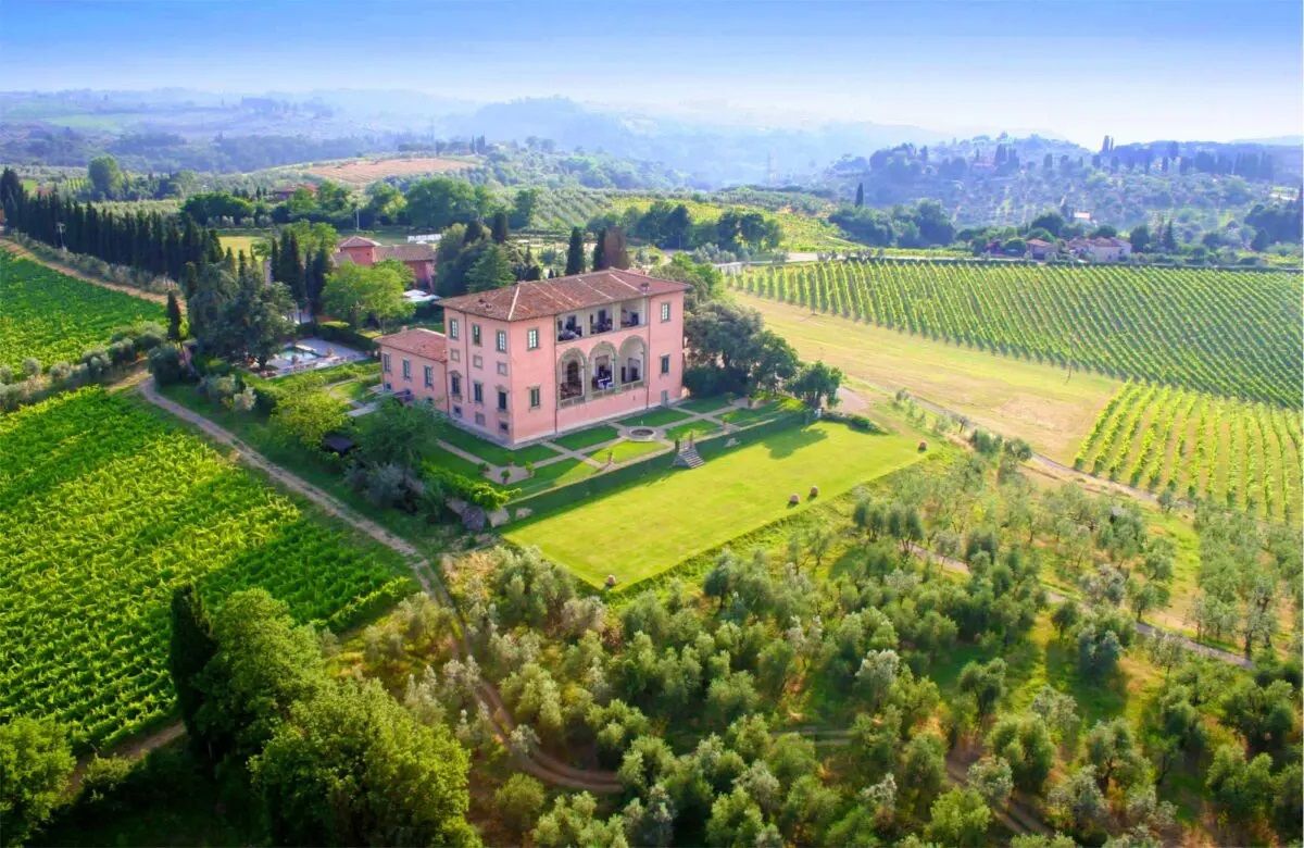 Propiedad comercial en Montalcino, Italia, 200 m² - imagen 1