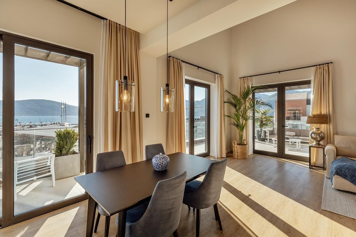 Wohnung in Tivat, Montenegro, 110 m² - Foto 1